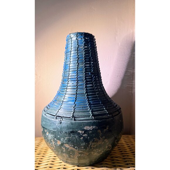 Vintage Art Pottery And Wicker Decor Vase Blue Weathered Rustic - Picture 8 of 12